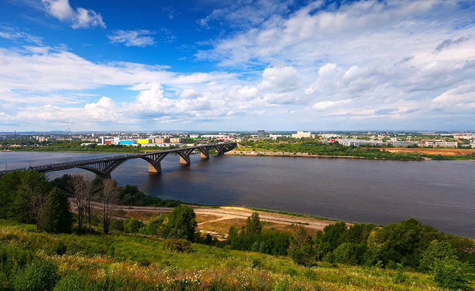 view nizhny novgorod with molitovsky bridge